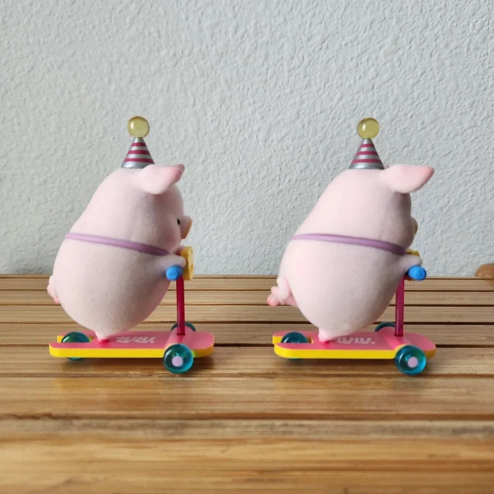 Toyo Cicis Story Lulu Celebration Birthday‎ Pigs On Scooters Party Hats Set Of 2